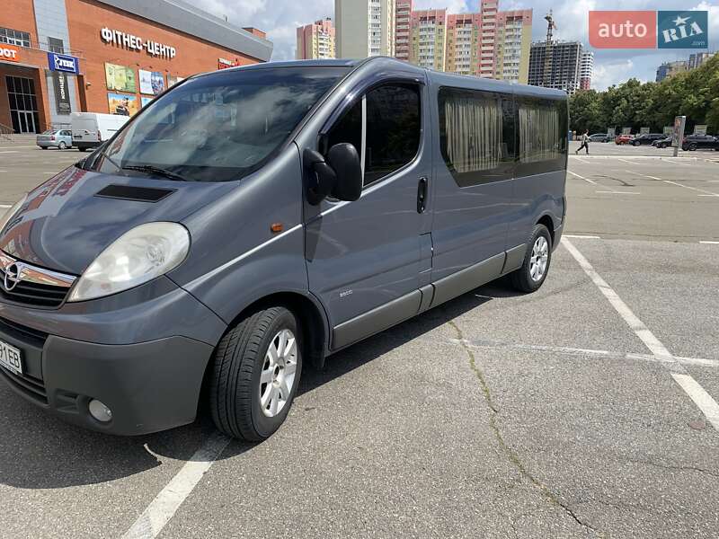 Минивэн Opel Vivaro 2012 в Киеве