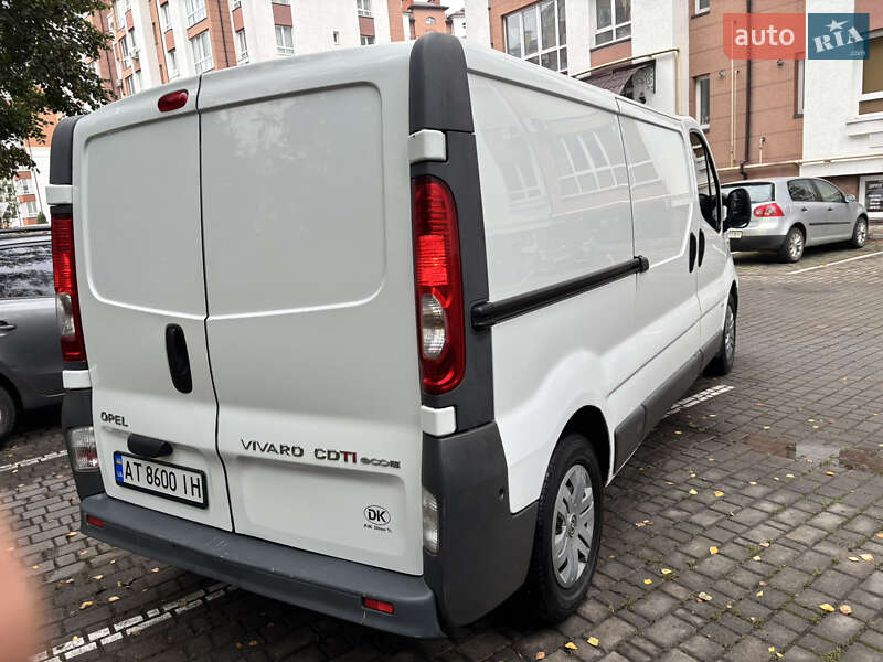 Грузовой фургон Opel Vivaro 2013 в Ивано-Франковске