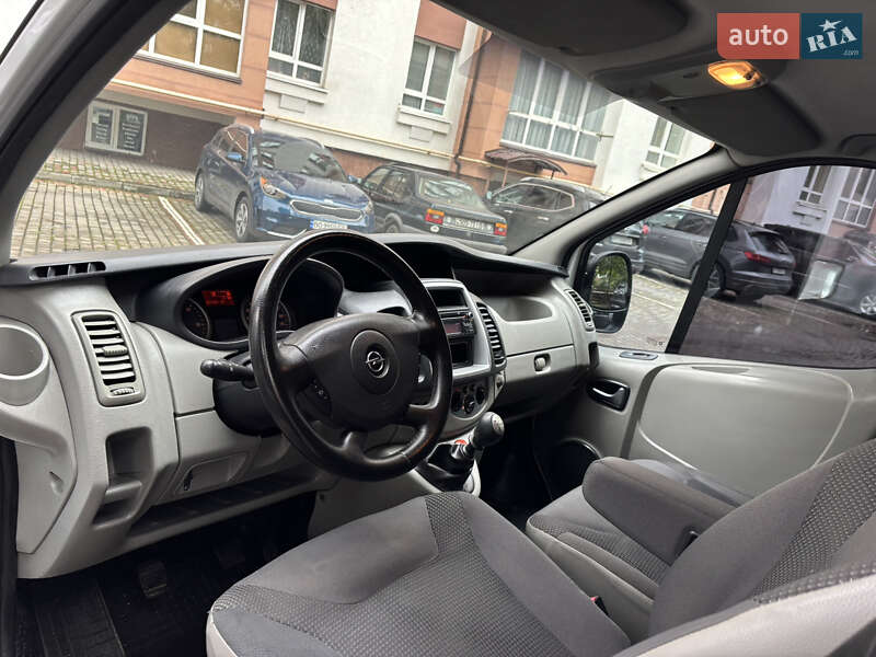 Грузовой фургон Opel Vivaro 2013 в Ивано-Франковске