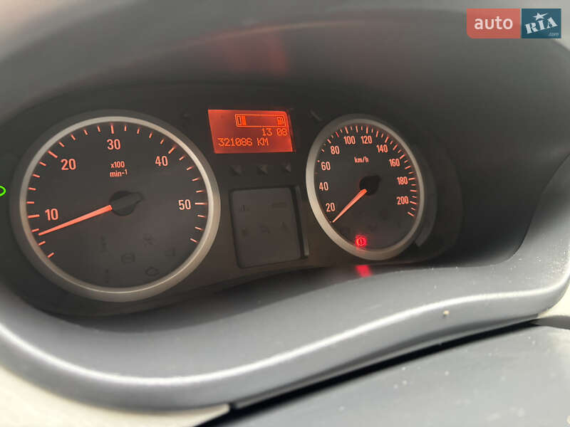 Грузовой фургон Opel Vivaro 2013 в Ивано-Франковске