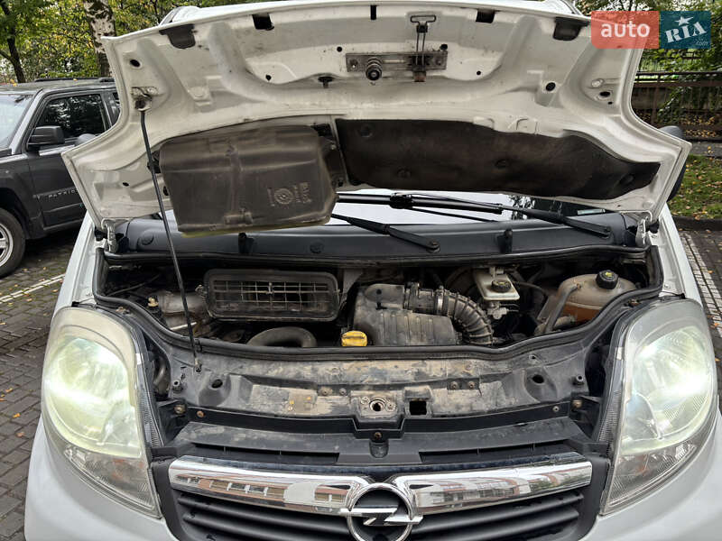 Грузовой фургон Opel Vivaro 2013 в Ивано-Франковске