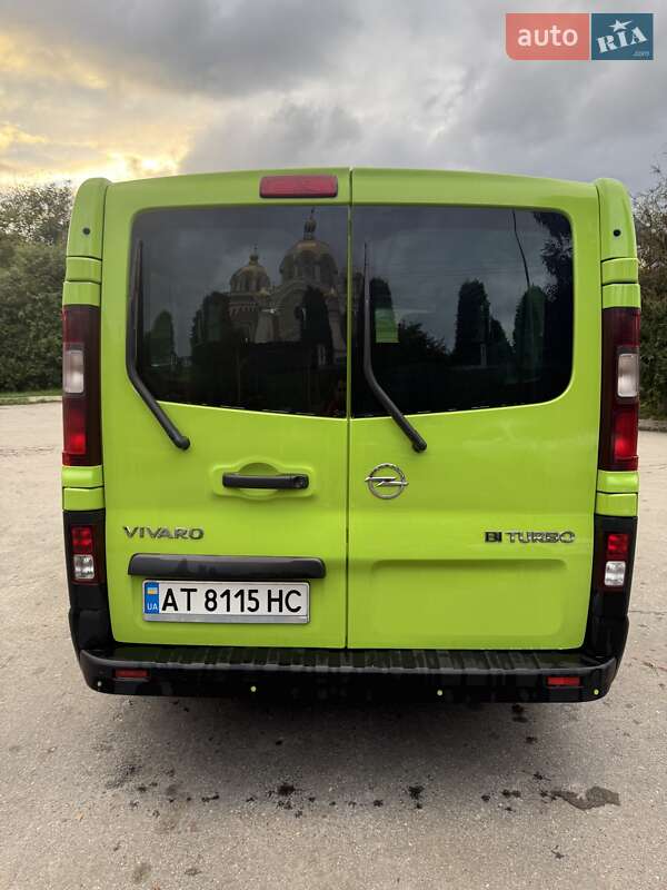 Минивэн Opel Vivaro 2015 в Ивано-Франковске