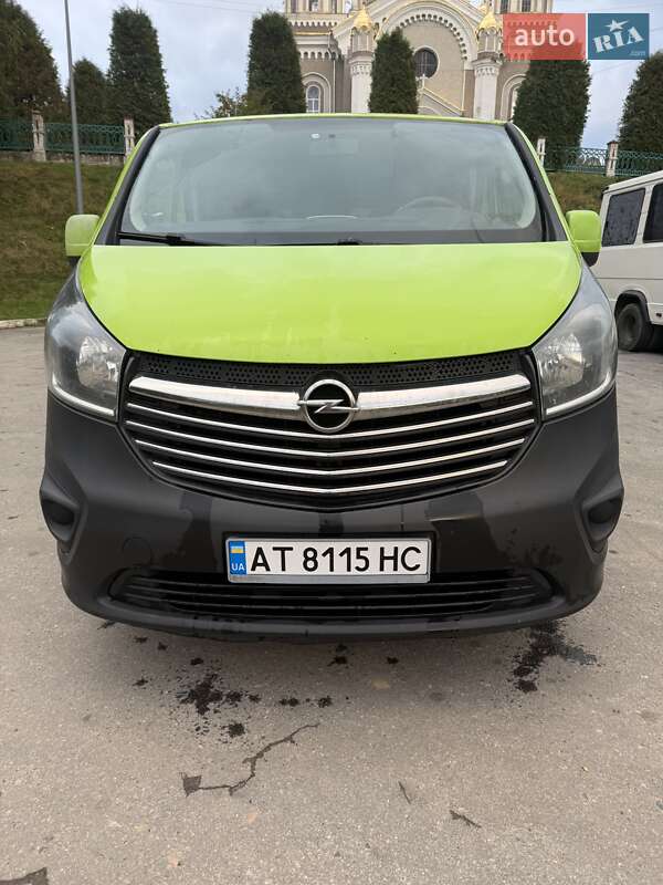 Минивэн Opel Vivaro 2015 в Ивано-Франковске