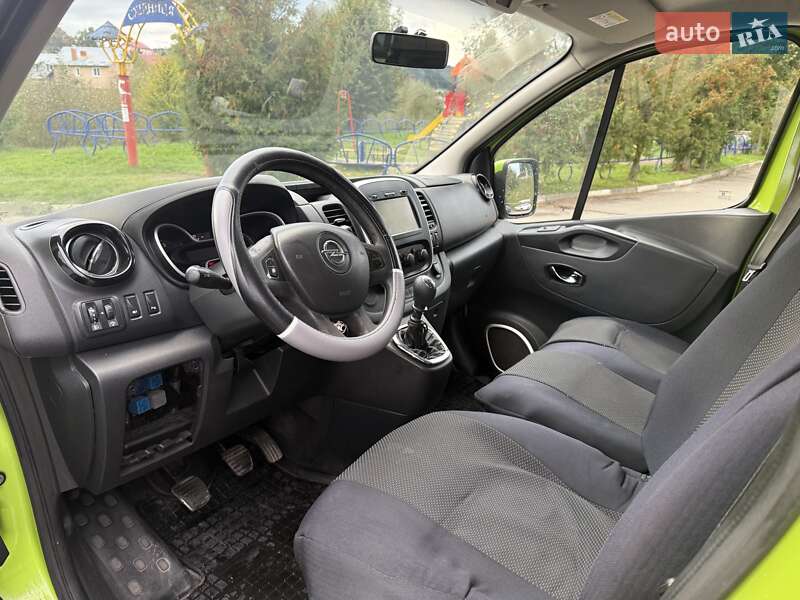 Минивэн Opel Vivaro 2015 в Ивано-Франковске