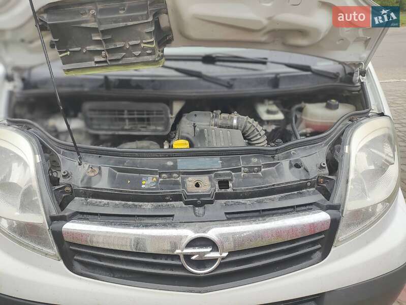 Минивэн Opel Vivaro 2010 в Рокитном фото 11 Минивэн Opel Vivaro 2010 в Рокитном