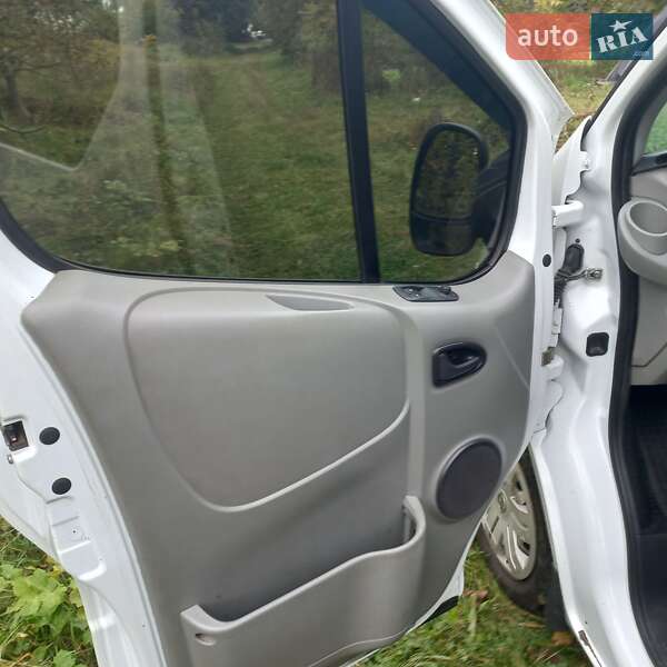 Грузопассажирский фургон Opel Vivaro 2007 в Виннице