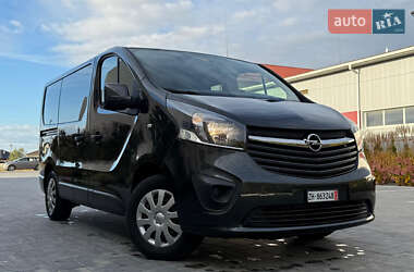 Минивэн Opel Vivaro 2015 в Луцке