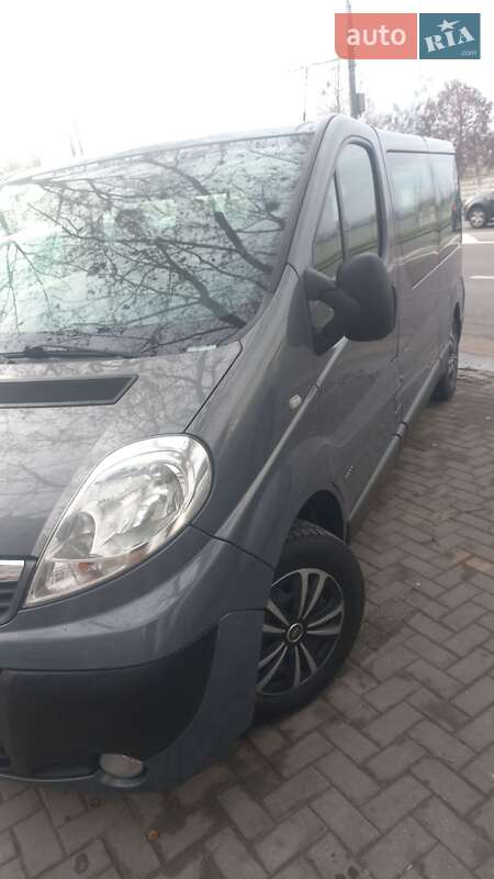 Минивэн Opel Vivaro 2013 в Житомире