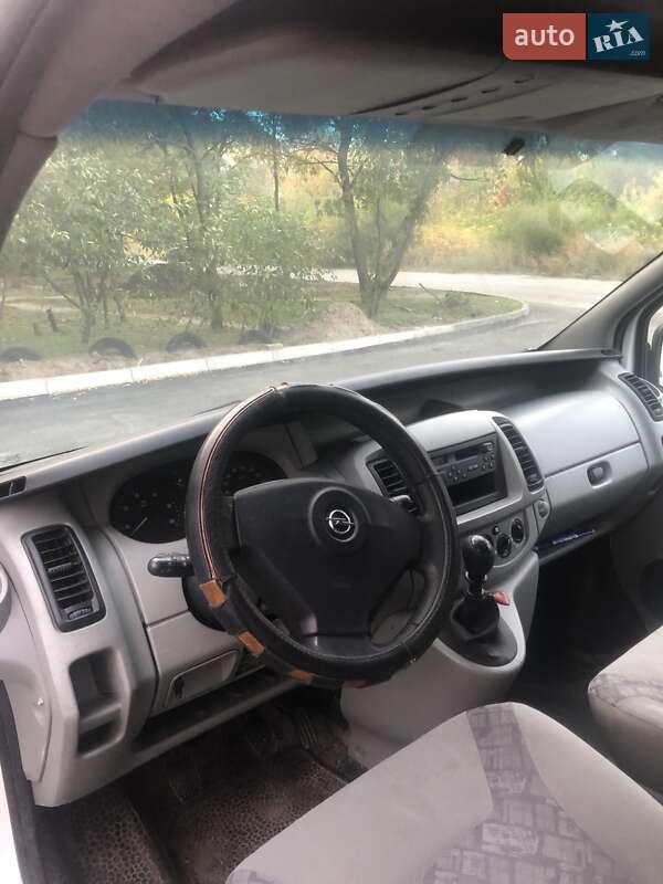 Мінівен Opel Vivaro 2004 в Дніпрі
