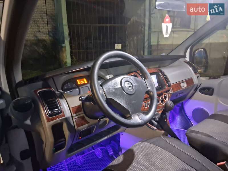 Минивэн Opel Vivaro 2008 в Николаеве