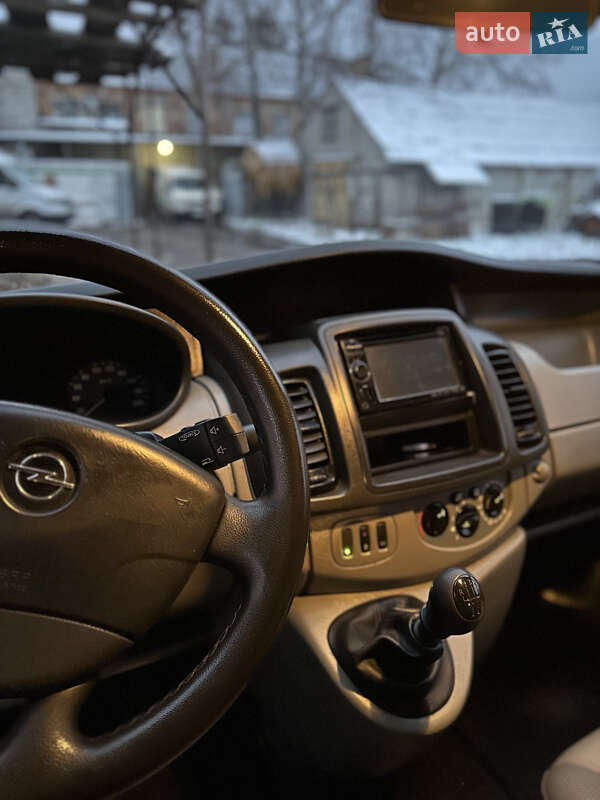Минивэн Opel Vivaro 2012 в Луцке