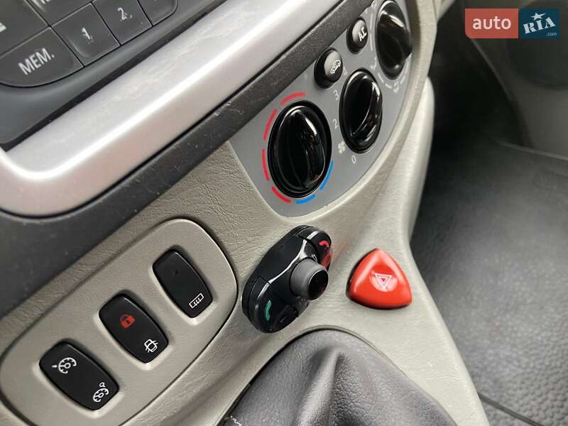 Минивэн Opel Vivaro 2012 в Луцке фото 30 Минивэн Opel Vivaro 2012 в Луцке