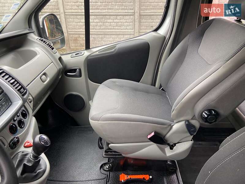 Минивэн Opel Vivaro 2012 в Луцке фото 24 Минивэн Opel Vivaro 2012 в Луцке