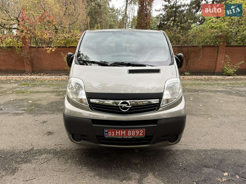 Минивэн Opel Vivaro 2013 в Киеве