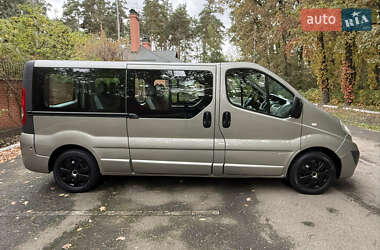 Минивэн Opel Vivaro 2013 в 