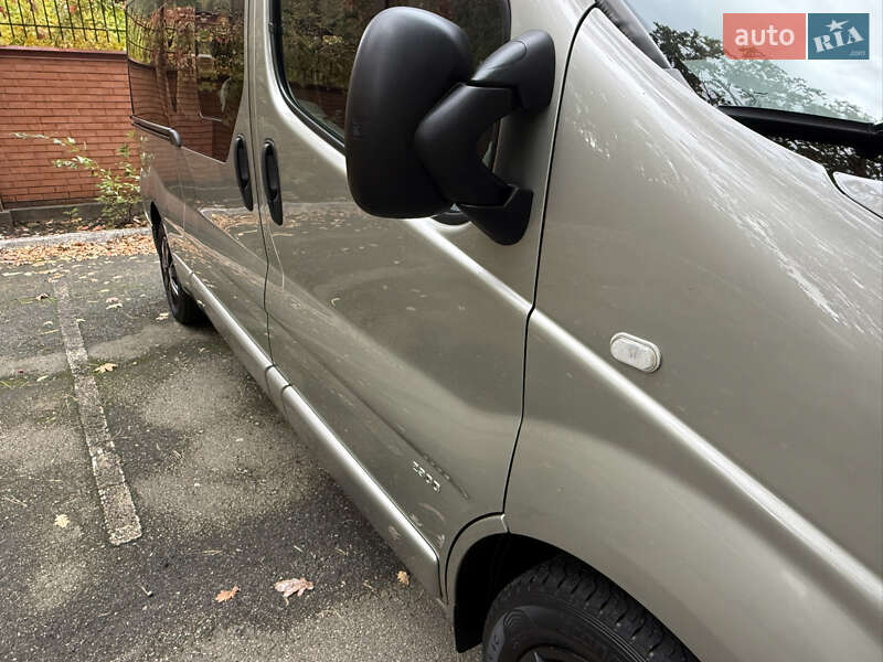 Минивэн Opel Vivaro 2013 в Киеве