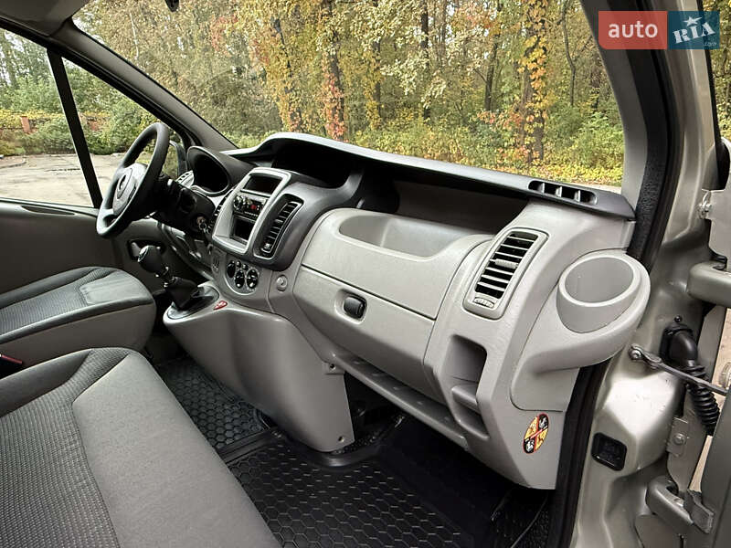 Минивэн Opel Vivaro 2013 в Киеве