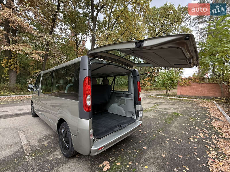 Минивэн Opel Vivaro 2013 в Киеве