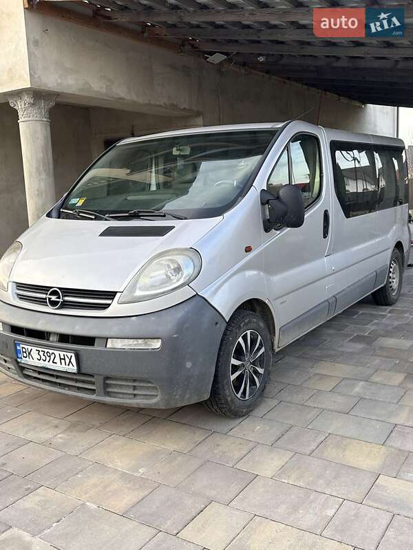 Мінівен Opel Vivaro 2005 в Млиніві