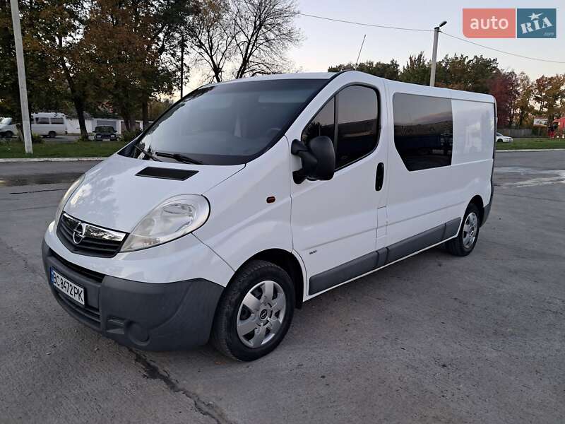 Минивэн Opel Vivaro 2013 в 