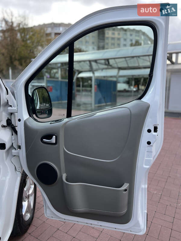 Мінівен Opel Vivaro 2014 в Рівному фото 28 Мінівен Opel Vivaro 2014 в Рівному