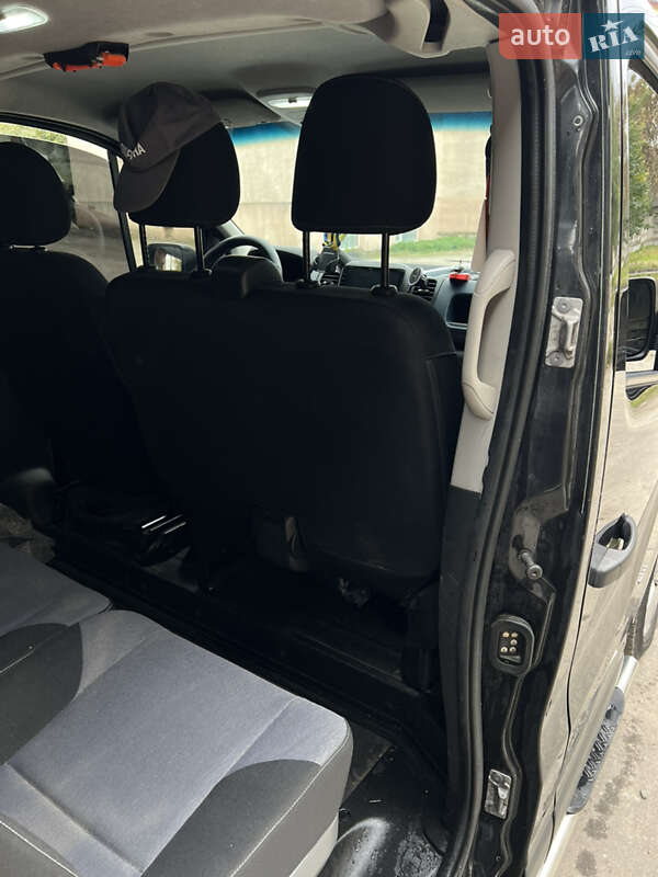 Мінівен Opel Vivaro 2017 в Львові фото 12 Мінівен Opel Vivaro 2017 в Львові