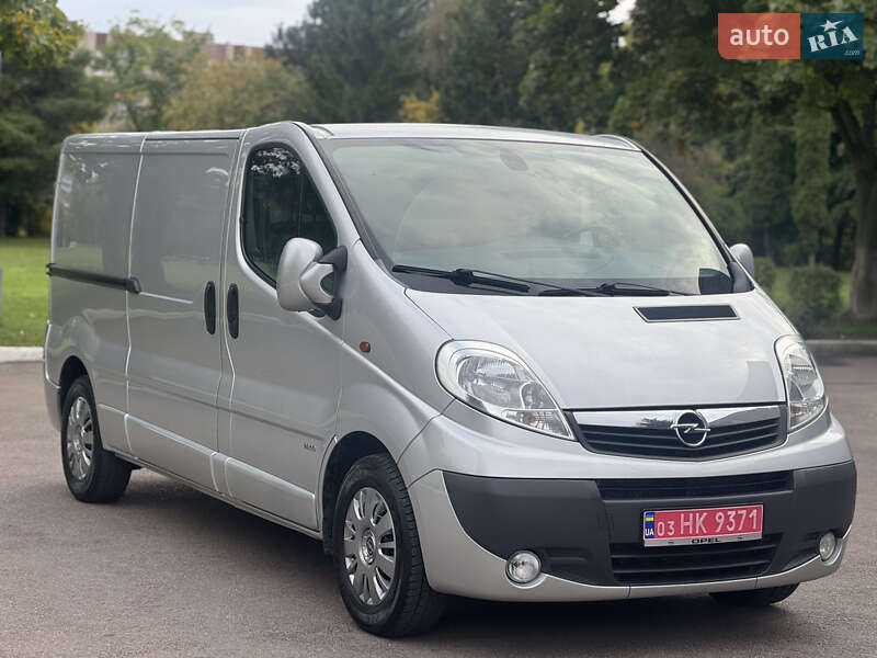 Грузовой фургон Opel Vivaro 2014 в Ровно