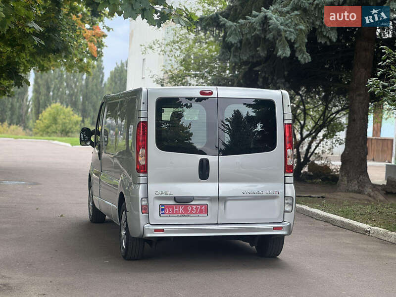 Грузовой фургон Opel Vivaro 2014 в Ровно