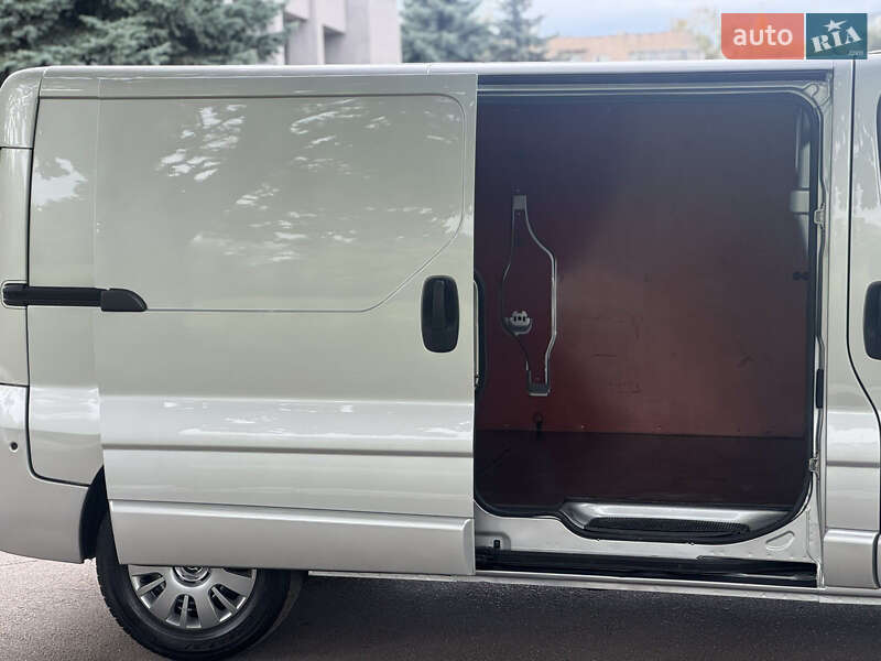 Грузовой фургон Opel Vivaro 2014 в Ровно