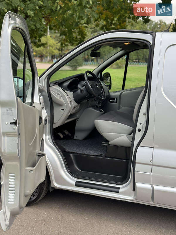 Грузовой фургон Opel Vivaro 2014 в Ровно