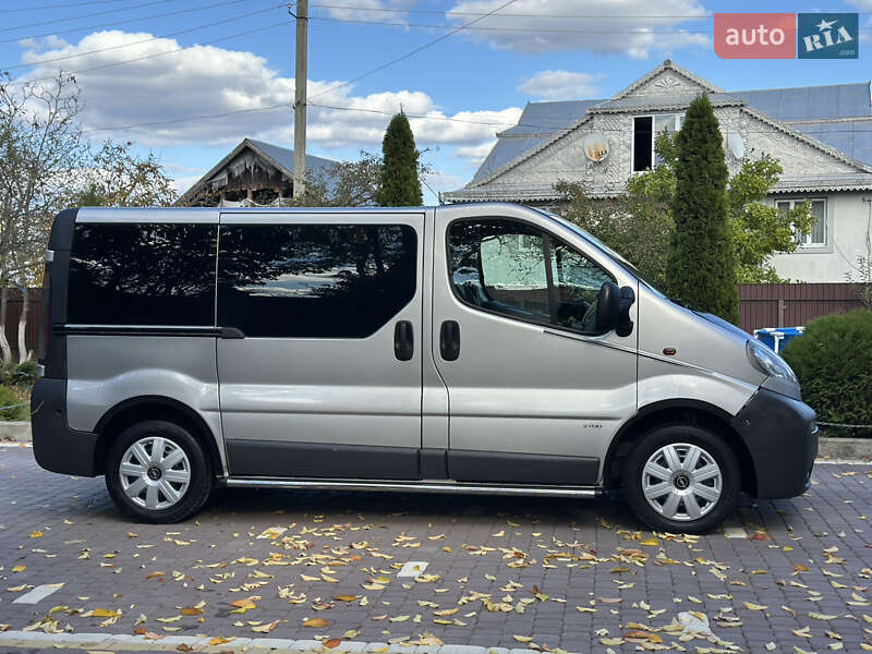 Минивэн Opel Vivaro 2002 в Косове фото 7 Минивэн Opel Vivaro 2002 в Косове