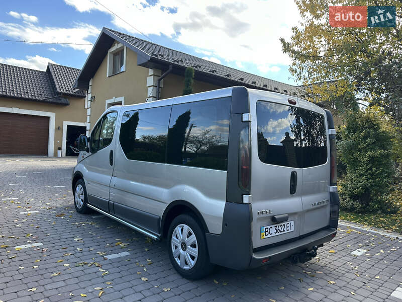 Минивэн Opel Vivaro 2002 в Косове фото 11 Минивэн Opel Vivaro 2002 в Косове