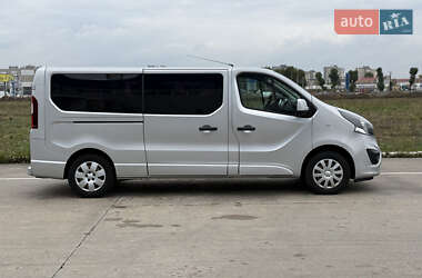 Минивэн Opel Vivaro 2015 в 