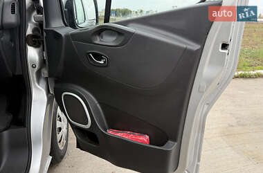 Минивэн Opel Vivaro 2015 в 