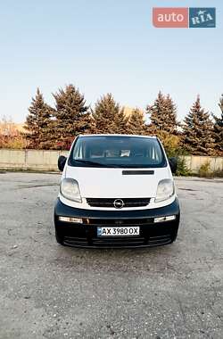 Минивэн Opel Vivaro 2004 в 
