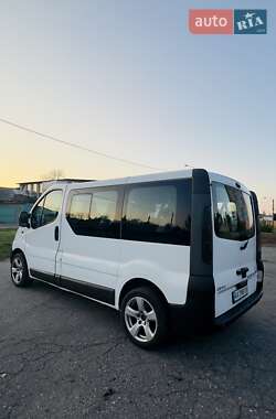 Минивэн Opel Vivaro 2004 в 