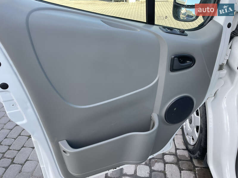 Мінівен Opel Vivaro 2012 в Львові