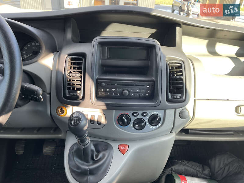 Мінівен Opel Vivaro 2012 в Львові