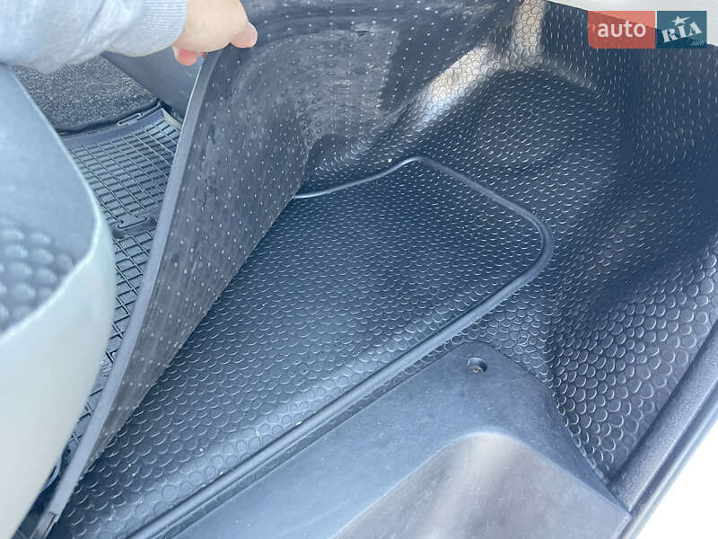 Мінівен Opel Vivaro 2012 в Львові