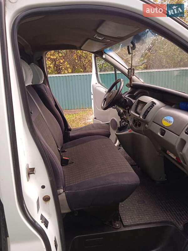 Мінівен Opel Vivaro 2004 в Дунаївцях