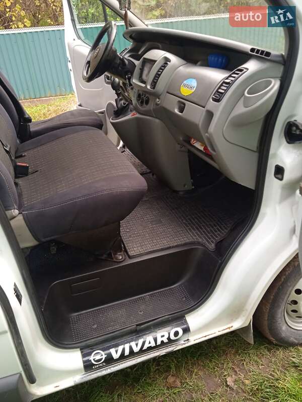 Мінівен Opel Vivaro 2004 в Дунаївцях