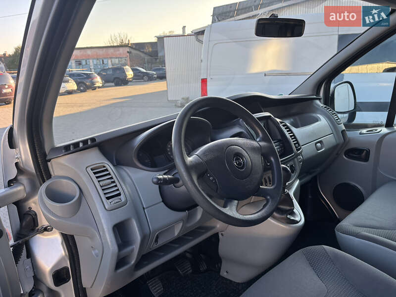 Минивэн Opel Vivaro 2011 в Коломые