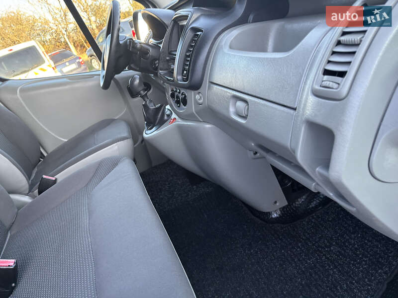 Минивэн Opel Vivaro 2011 в Коломые