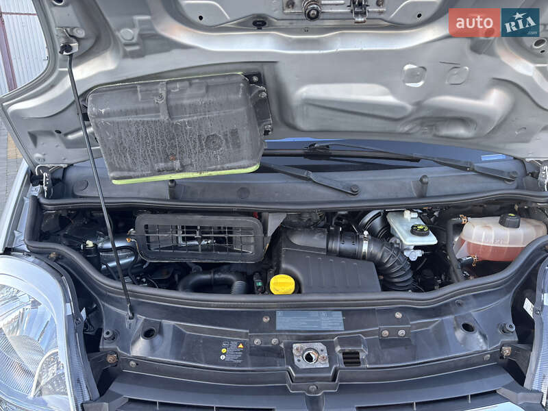 Минивэн Opel Vivaro 2011 в Коломые