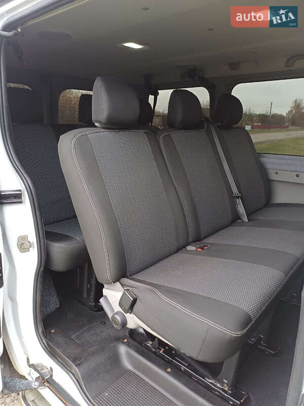 Минивэн Opel Vivaro 2013 в Ровно