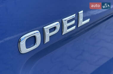 Минивэн Opel Vivaro 2009 в 