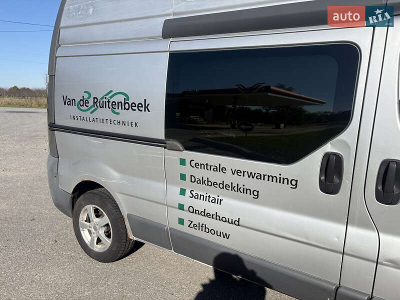 Грузовой фургон Opel Vivaro 2004 в Залещиках