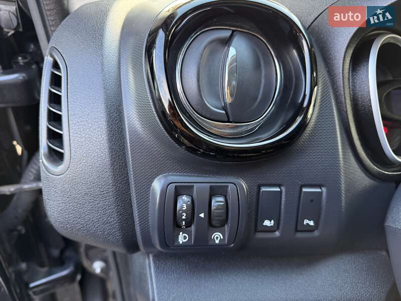 Мінівен Opel Vivaro 2016 в Одесі