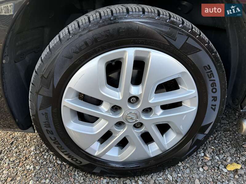 Мінівен Opel Vivaro 2016 в Одесі