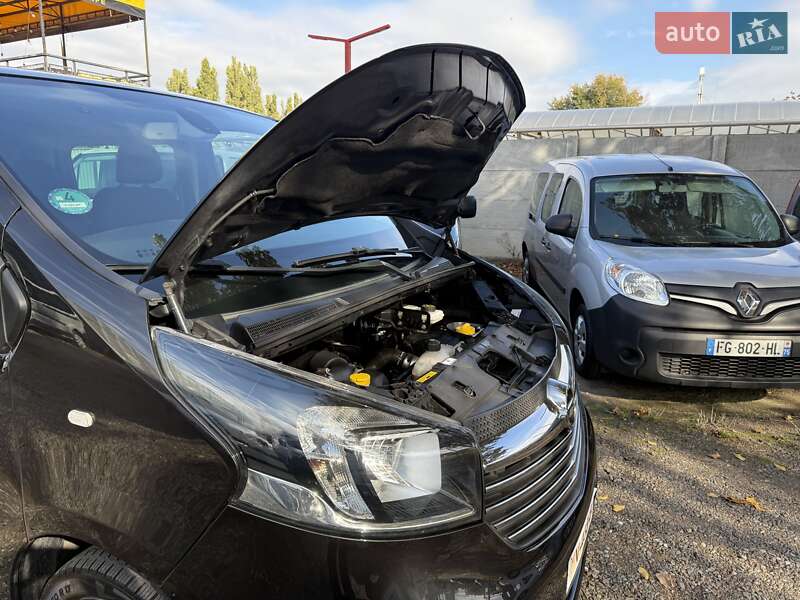 Мінівен Opel Vivaro 2016 в Одесі